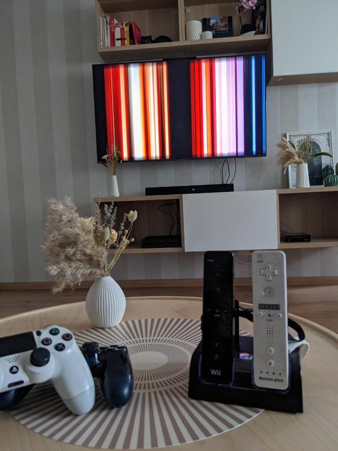 Bis Zu 6 Personen, Bahnhofs- & Zentrumsnah, Suedheide, Netflix Und Ps4 Celle Esterno foto