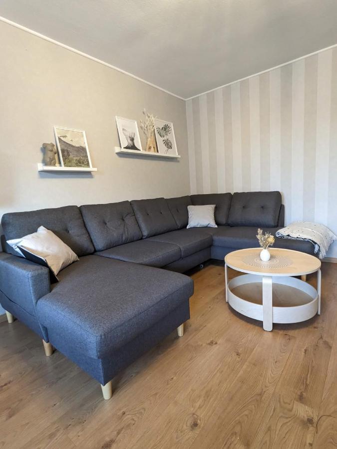 Bis Zu 6 Personen, Bahnhofs- & Zentrumsnah, Suedheide, Netflix Und Ps4 Celle Esterno foto